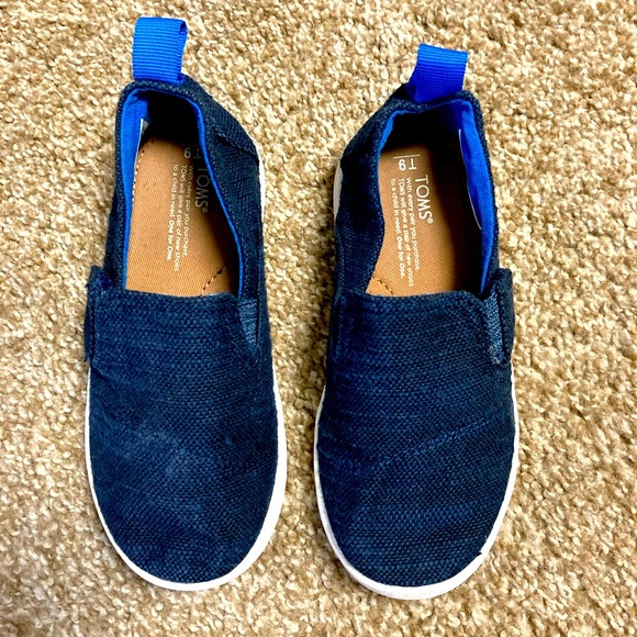 Toms toddler Avalon, size 9. Navy - Picture 1 of 5